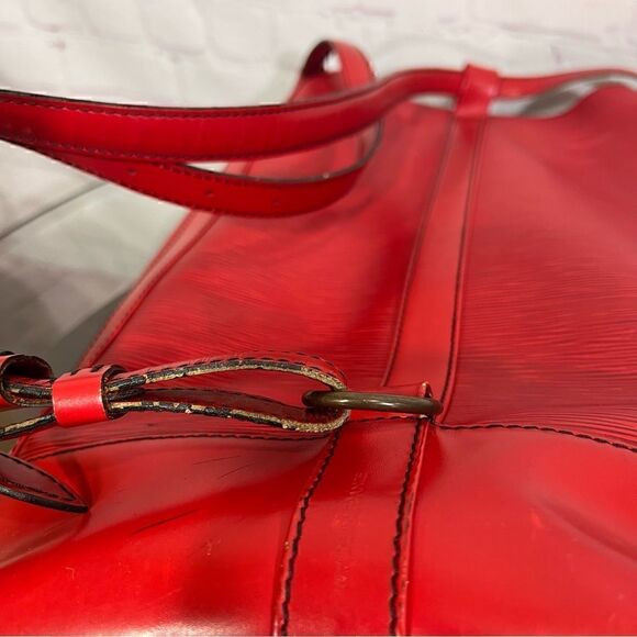 LOUIS VUITTON Epi Randonnee GM Castillan Red. Big Roomy Backpack. - Picture 11 of 17